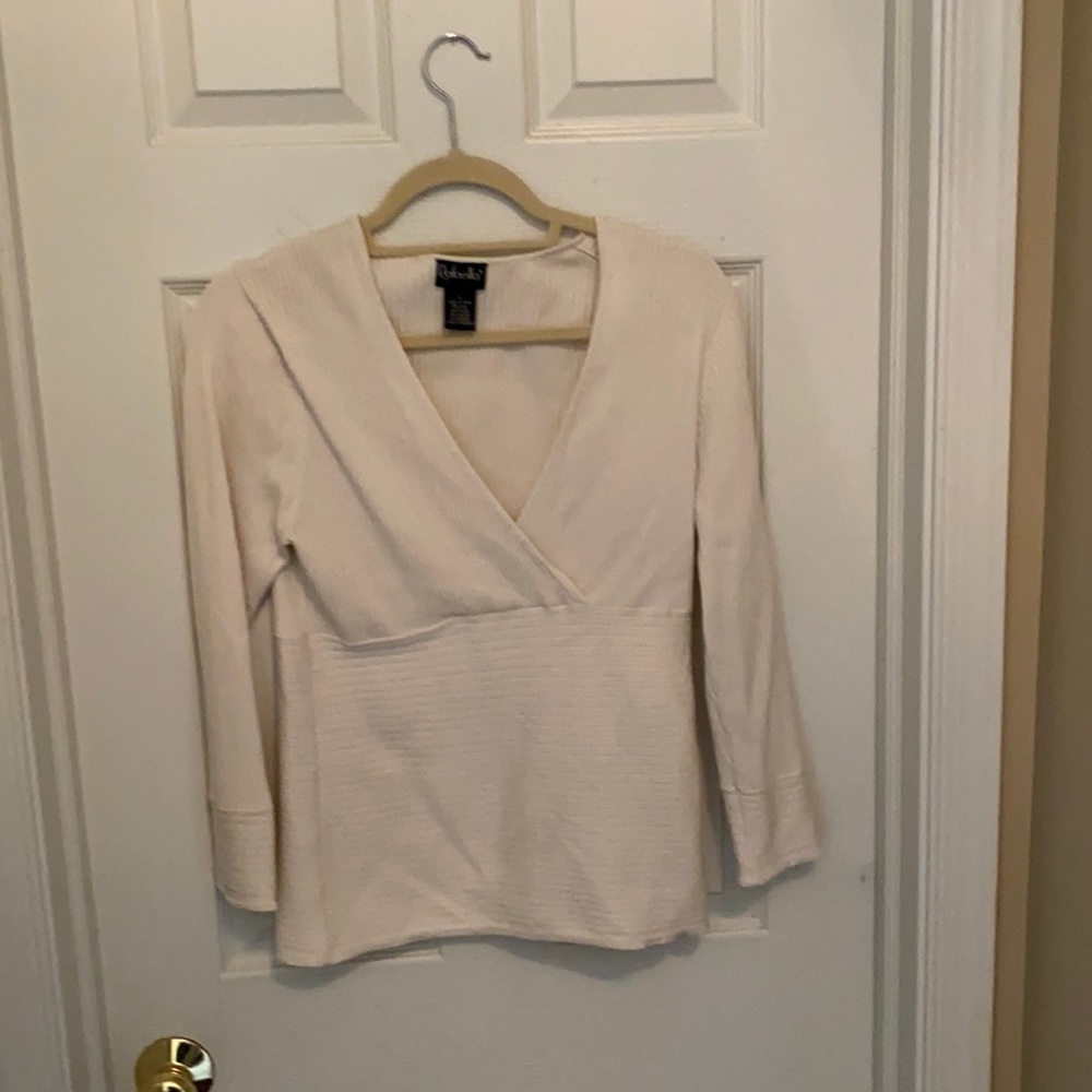 Light weight sweater